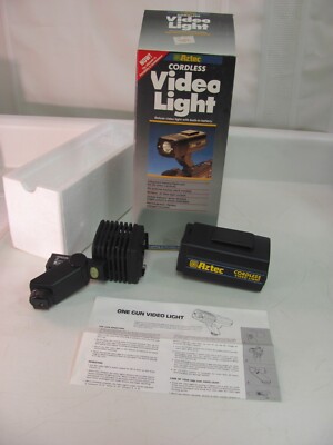 Aztec Cordless Deluxe Video Light with Built-In Battery - OPEN BOX appear NEW