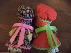 TWO VINTAGE DOLLS MADE OUT OF CLOTHES PINS 4 1/1 INCHES TALL  — photo 2