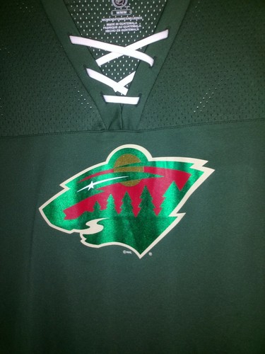 New NWT Minnesota Wild Hockey Jersey Style Shirt Women's Medium Green - Picture 2 of 5