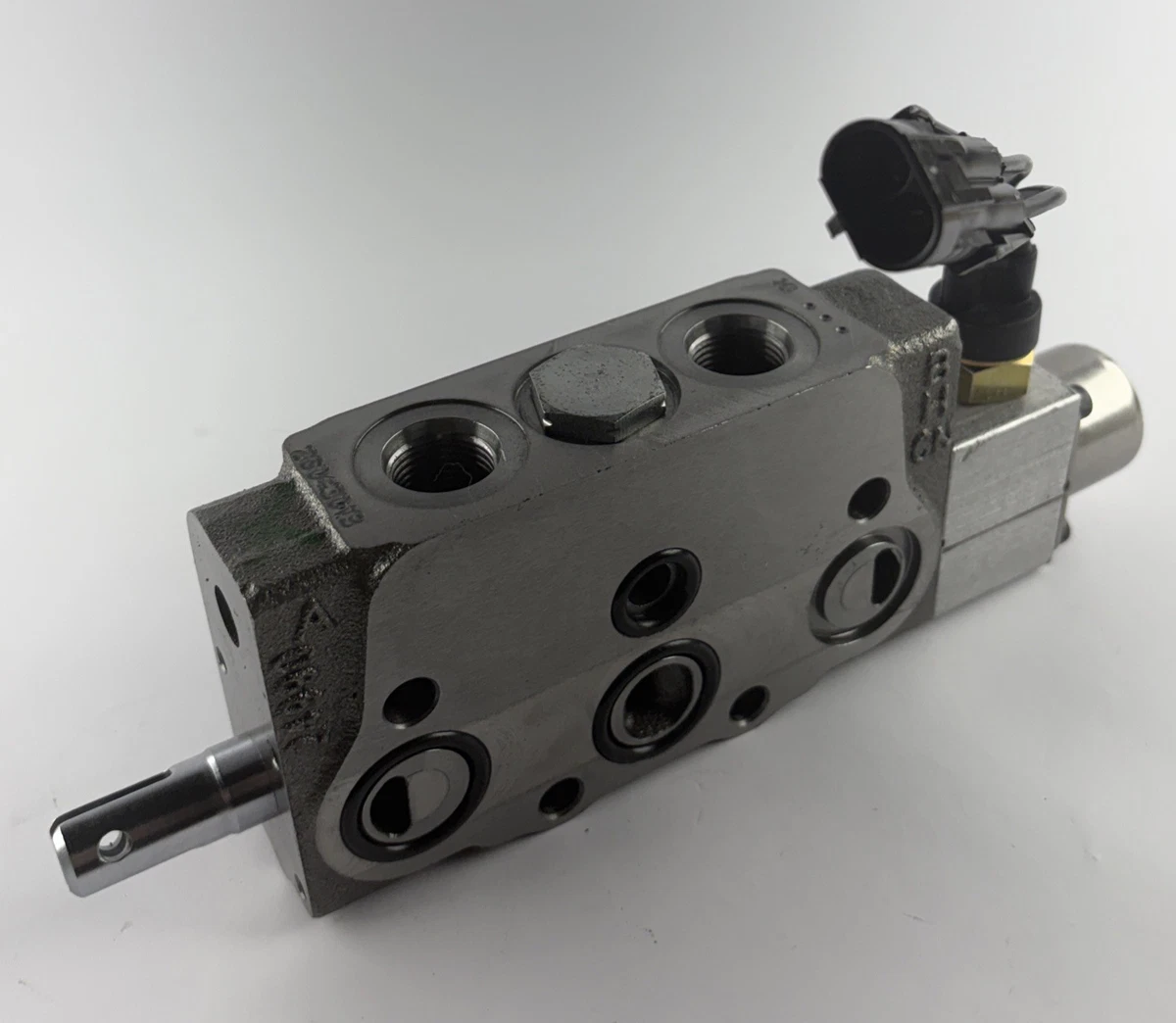 26043018 Hydraulic Control Valve Section/Solenoid photo 5
