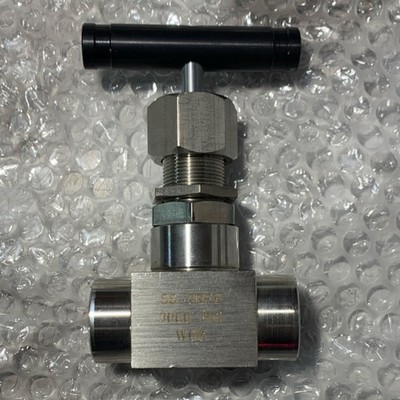 Swagelok Whitney SS-7RF8 (1/2in)  Needle Valve 3000 PSI NPT Integral