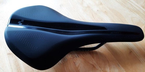 Sella Cube Active Race Natural Fit nera