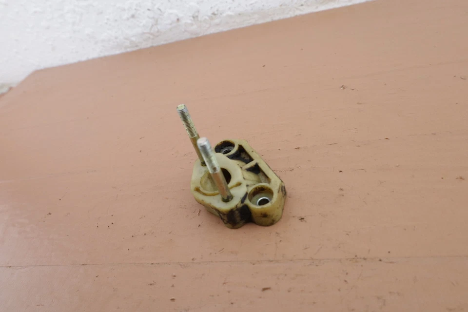 Адаптер карбюратора для цепной пилы John Deere 50 В от оригинального производителя - Изображение 2 из 4