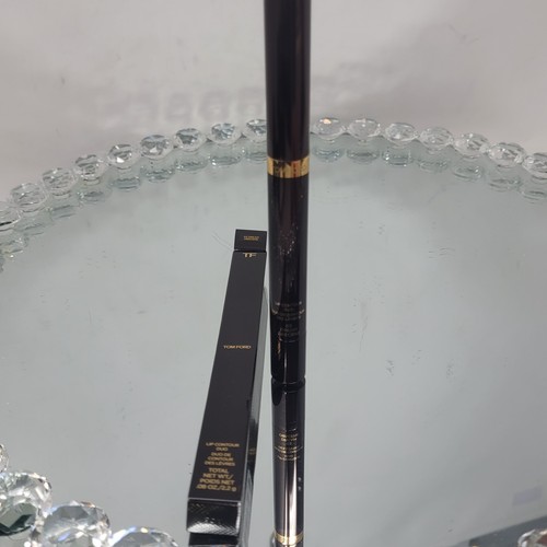 TOM FORD Lip Contour Duo Liner 0,08 oz TAGLIA INTERA NUOVO AUTENTICO-03 SOGNO OSCENO - Foto 12 di 13