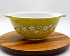 VTG PYREX Green Spring Blossom Crazy Daisy Cinderella Mixing Bowl 442 1.5 qt
