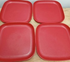 Tupperware Luncheon Plates 8  Square Raised S...