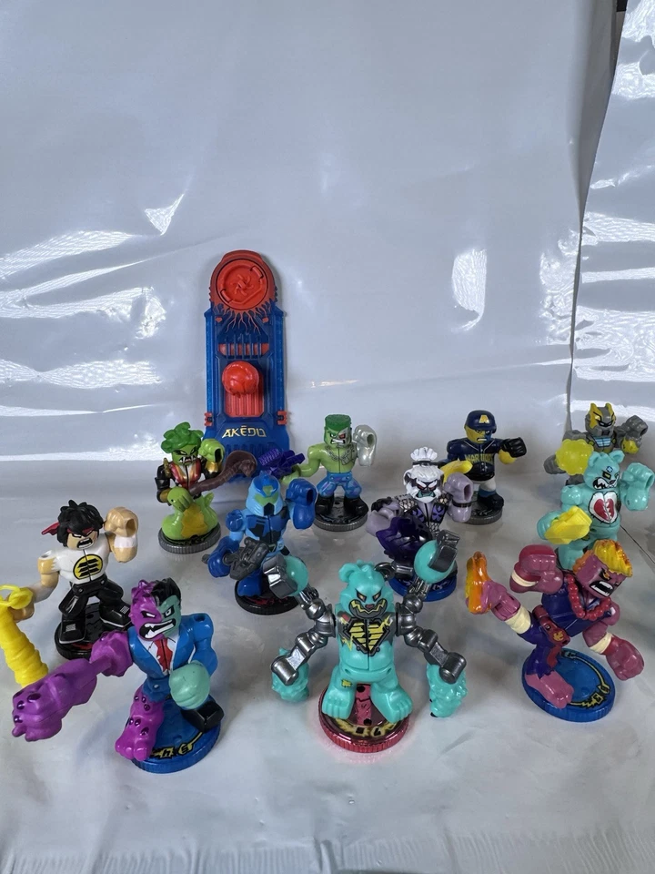 Legends Of Akedo MEGA Savings Starter Set Lot - 20 Figures - Great For Kids! - Image 2 of 4