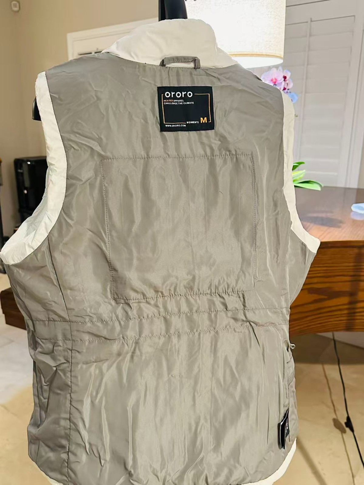 ORORO Women’s Lightweight Heated Vest USB-C Battery Puffer Heating Vest White-W