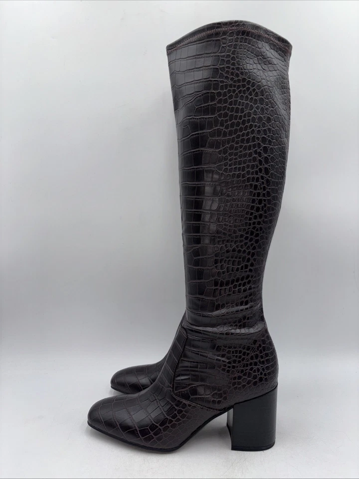 Bota para mujer Franco Sarto Talfer hasta la rodilla marrón estampado de cocodrilo talla 9M Foto 3 de 4