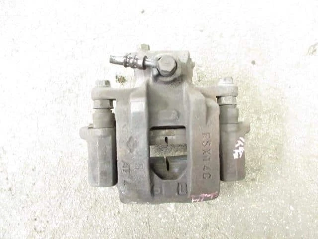 Pinza delantera izquierda mitsubishi fuso canter 2005 mk501406 [usada] [PA113094819] Foto 2 de 4