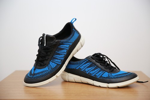 chanel interlocking cc sneakers