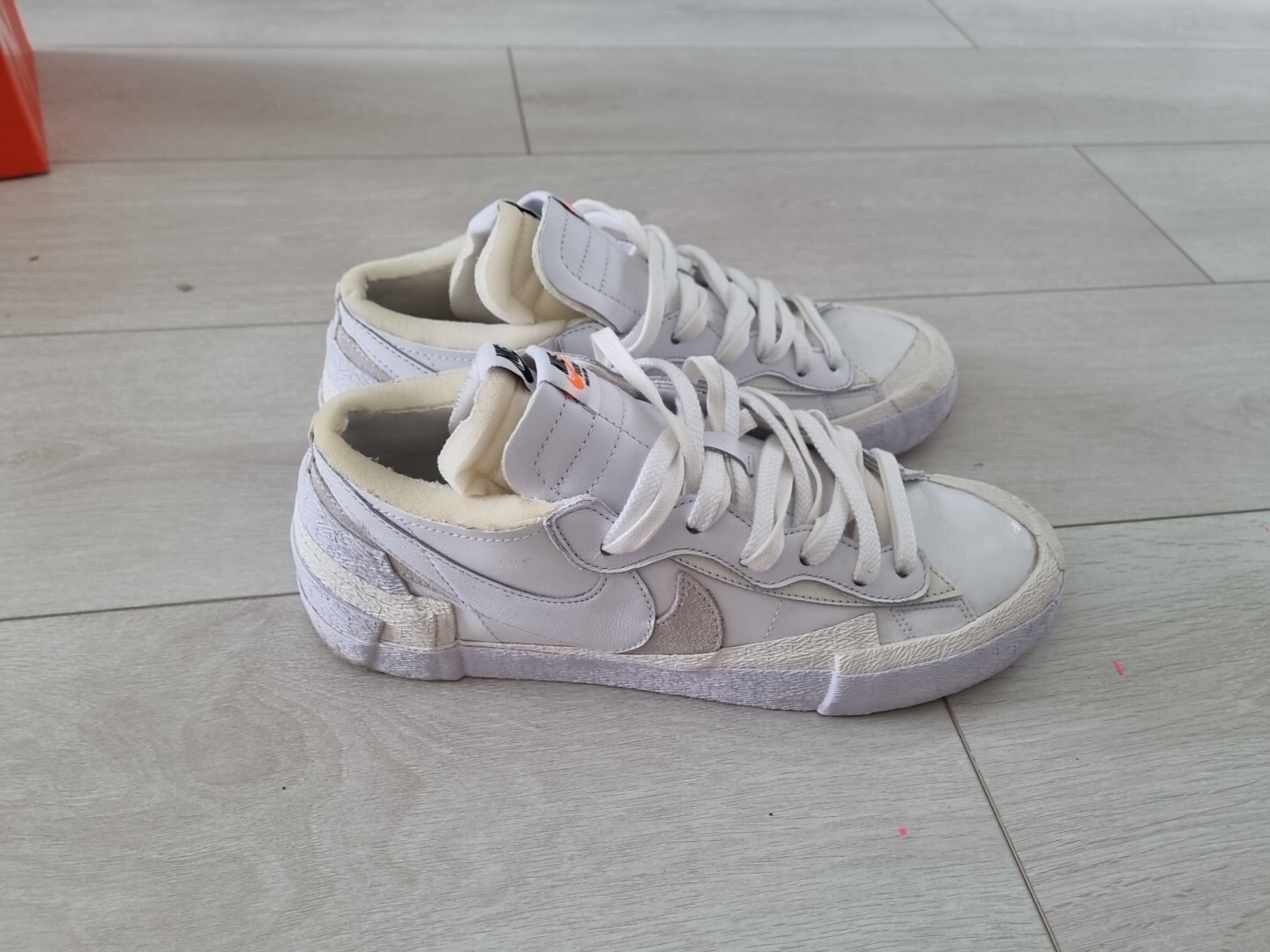 SACAI X NIKE Blazer basso Nike X Sacai bianco taglia Uk9 5