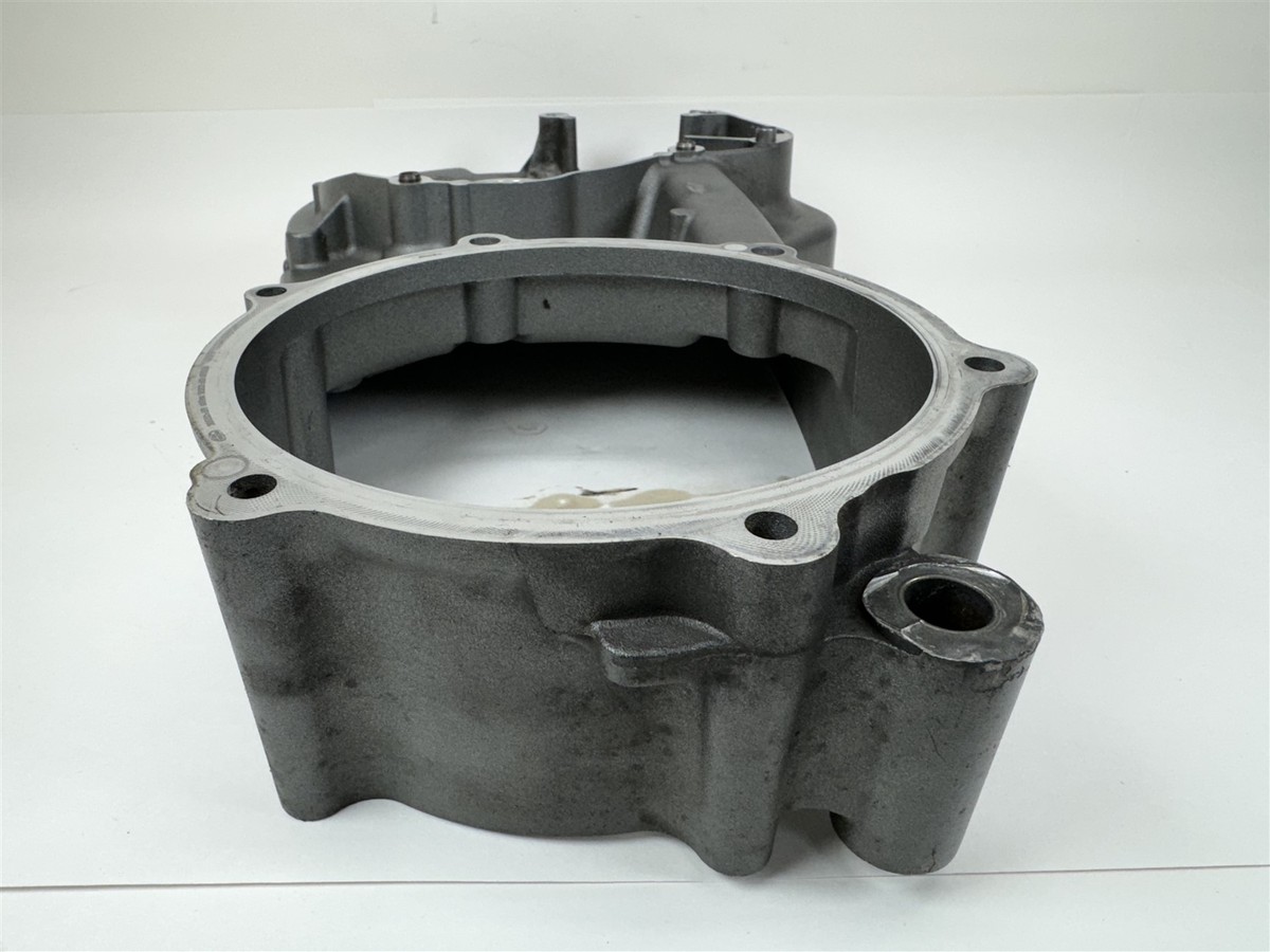 2909350 03 ハーレーツーリング プライマリーケース 60677-07A Harley-Davidson 2011 Road Glide CVO Inner Primary Cover