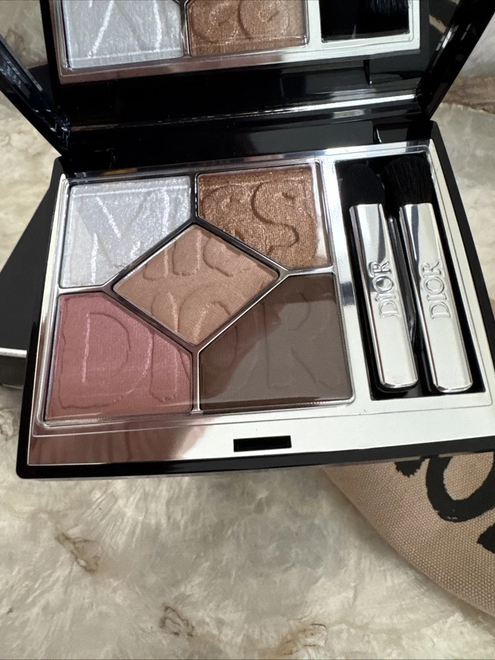 Diorshow 5 Couleurs LIMITED EDITION MISS DIOR GRAFFITI LOGO 664 WILD BEIGE - Image 3 of 4