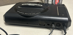 Vintage SEGA Genesis Game Console W/ OEM Controller & 5 Games TESTED