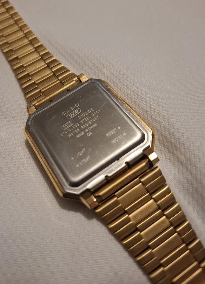 Casio A100WE Digital Watch Gold Tone Stainless Steel Bracelet Illuminator WR, photo 4 of 5