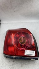 Feu arrière Toyota AVENSIS
