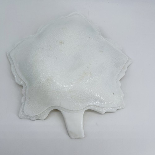 VTG HANDMADE MILK GLASS DECORATIVE FLORAL & GOLD TRIM CANDY DISH DISPLAY MCM - Picture 6 of 11