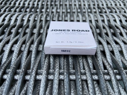 New Jones Road The Best Eyeshadow Smokey Brown 3g / 0.1 Oz - Imagen 3 de 6