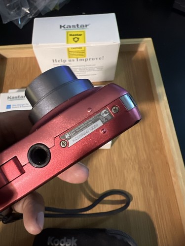 Kodak EasyShare M575 14.0MP Camera Red + 4GB SD card + Battery + Charger + Case - 第 11/20 張圖片