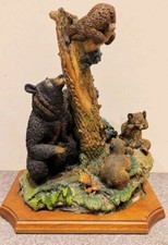 Vintage Bossons Fraser ART L.E Crown Collection 1984 Bears and Bees Figurine