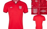 Official Umbro England Red Training Junior Boys Football Ss Jersey Rrp £27 Official Umbro England Red Training Junior Boys Football Ss Jersey Rrp £27