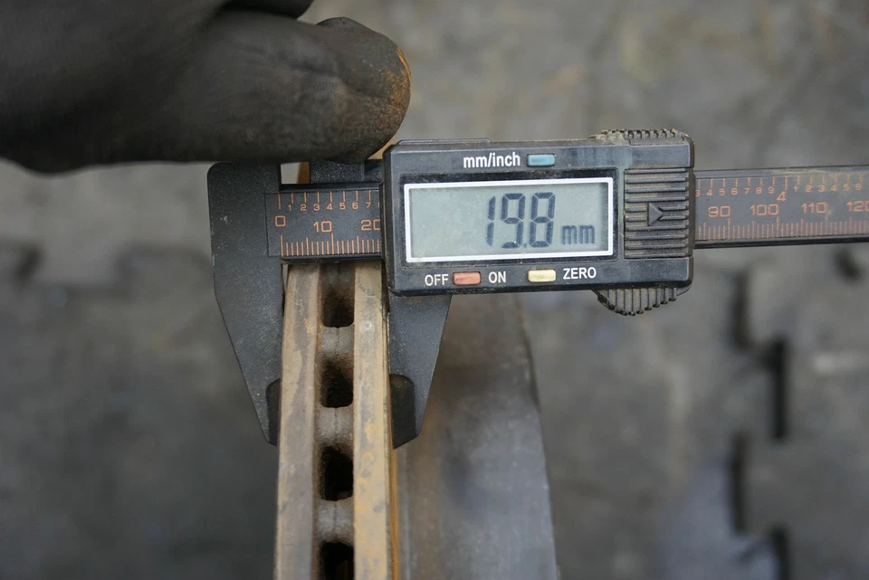 Set of 2 Rear Left Right Disc Brake Rotor OEM Infiniti QX80 2021 - Image 4 of 4