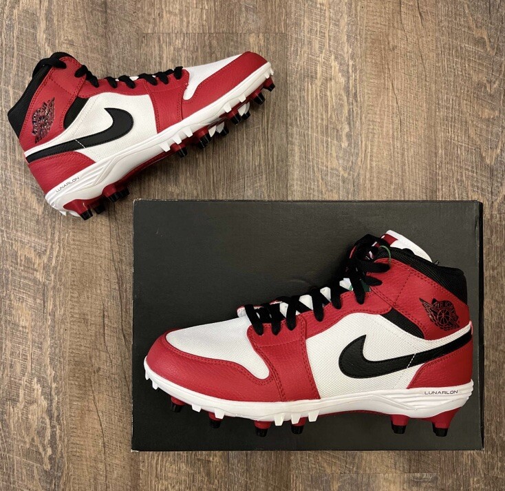 Air Jordan 1 Retro Mid TD Chicago Red Size 9.5 Football Cleats w