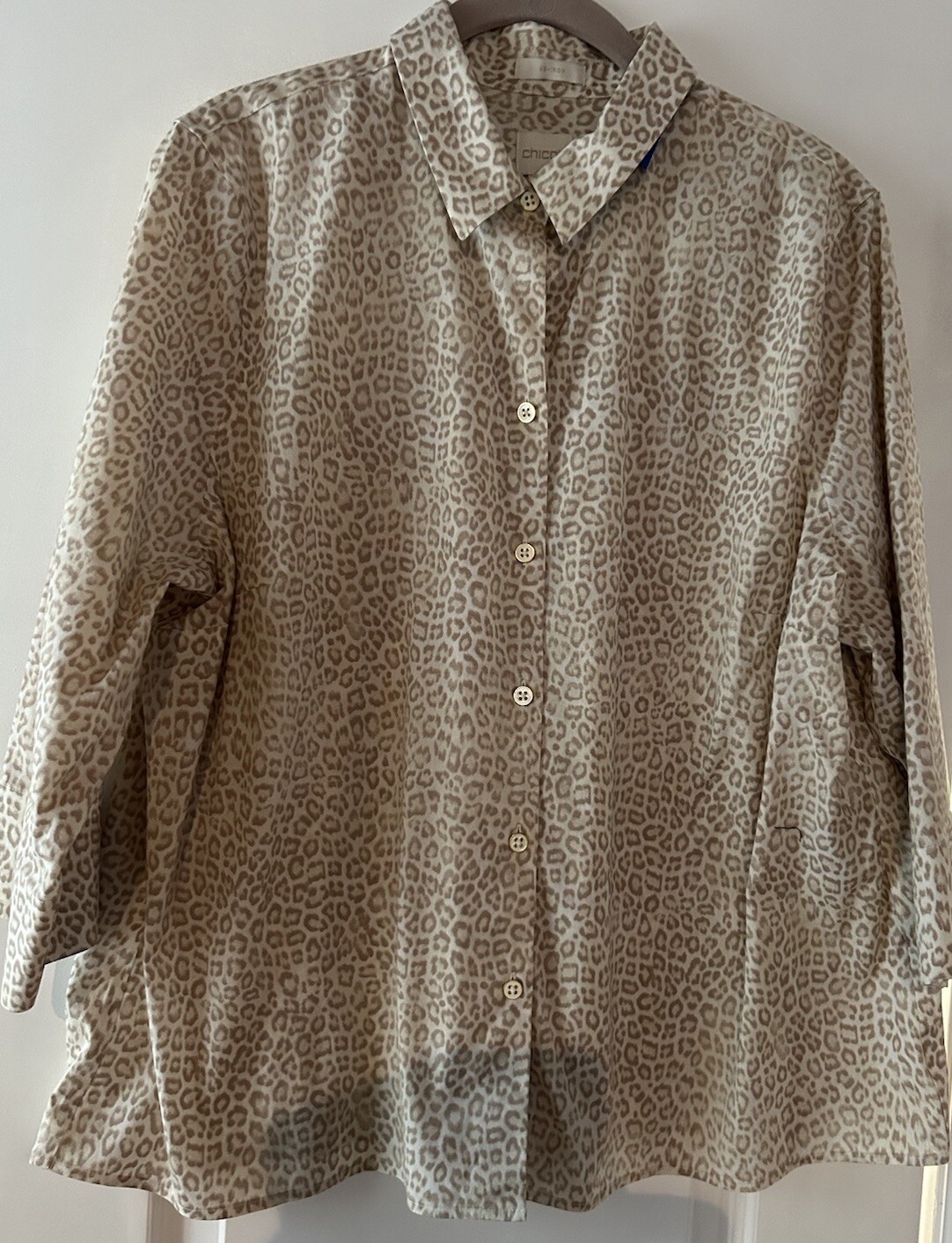 Chico's button down  shirt size 3 3/4 Sleeve Tan And White Geometric