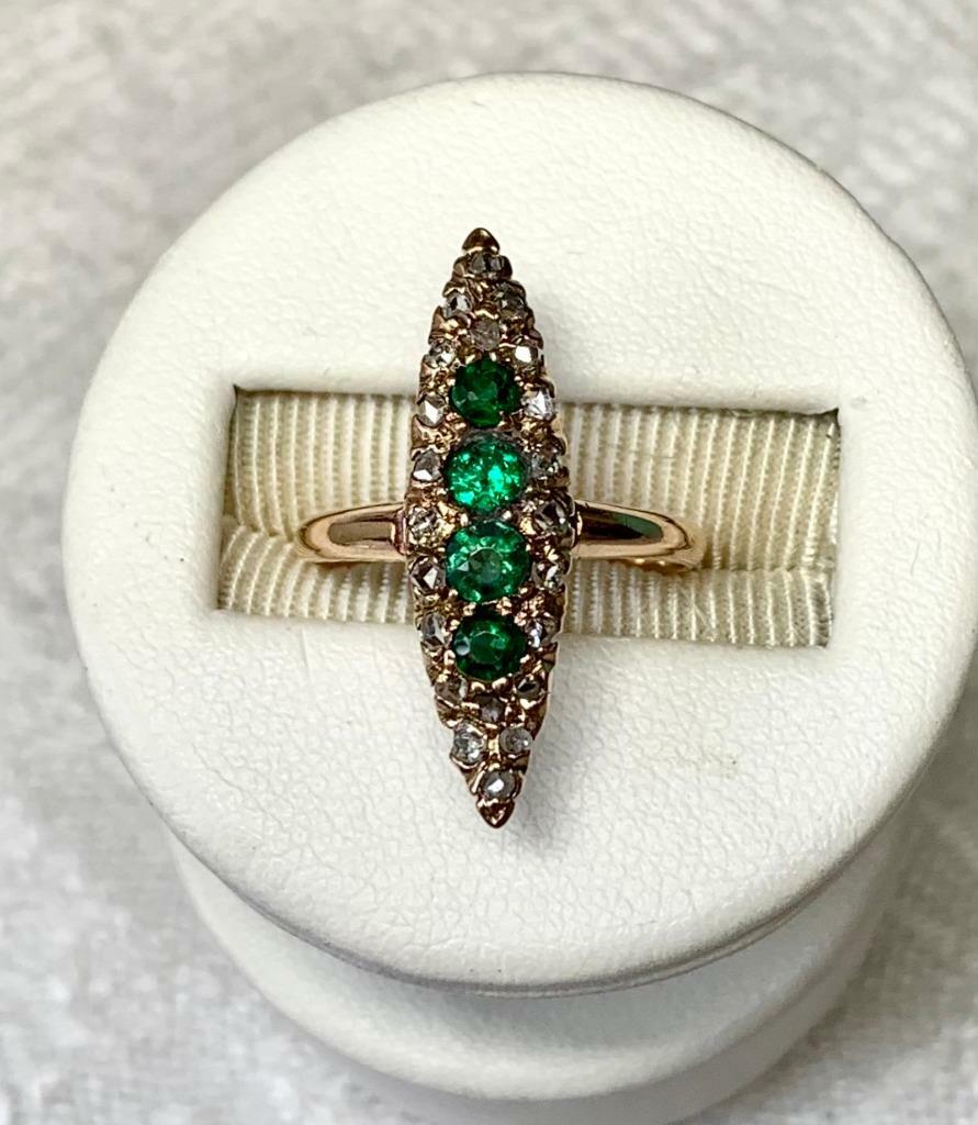 Victorien Rose Coupe Diamant Émeraude Bague Marquise Or