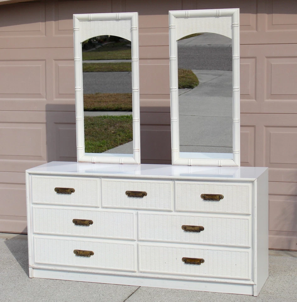 Cómoda boho vintage de bambú sintético años 70 con espejos a juego y latón Handel Foto 3 de 4