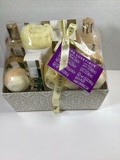 Spa Luxetique Spa Gift Set/Vanilla/12 piece/Sealed New/Expires 2027