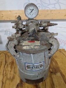 BINKS MODEL: 83-5522 PAINT SPRAY PRESSURE POT TANK 110PSI 2.8 GALLONS USA
