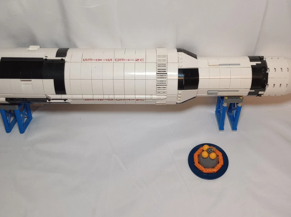 LEGO Ideas: NASA Apollo Saturn V Set 92176 Build Complete Capsule Included - Image 4 of 4