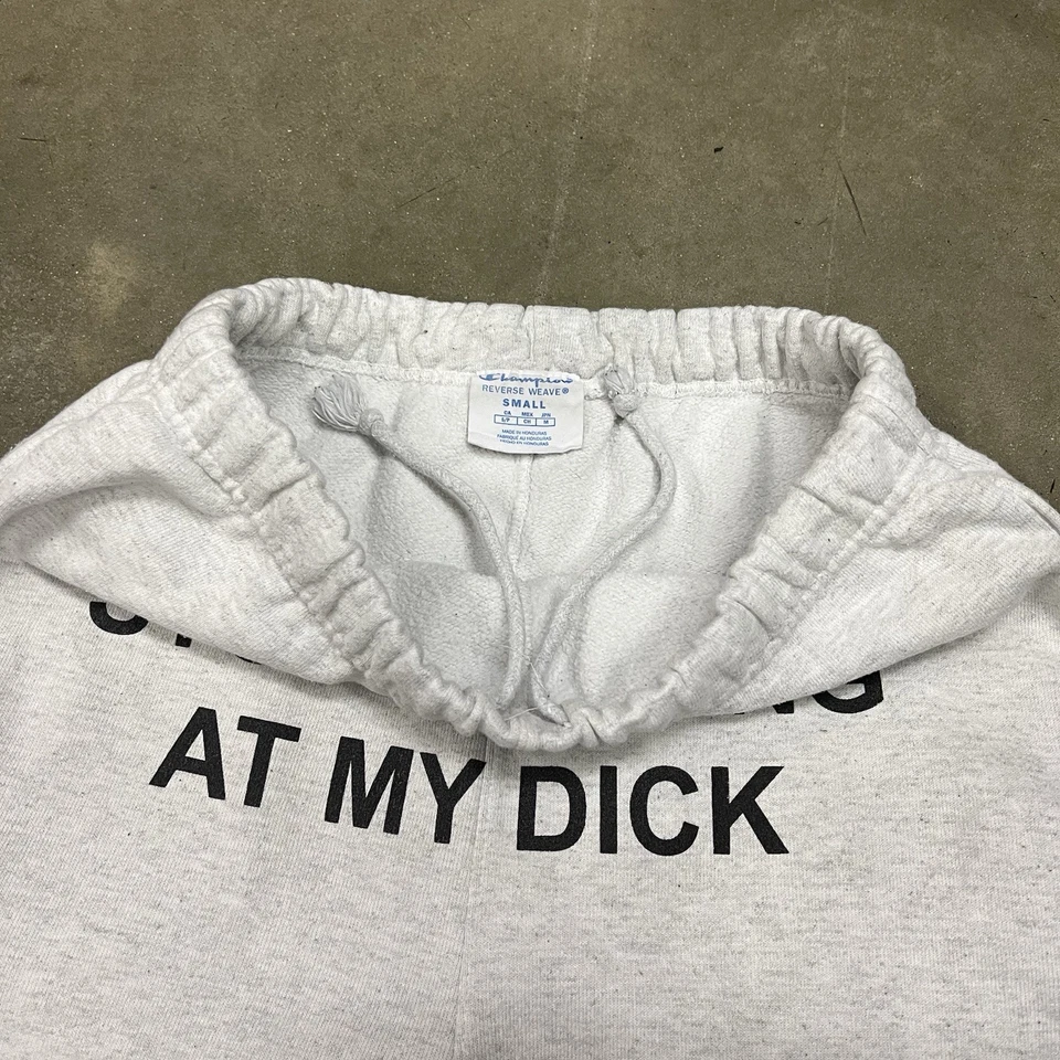 Calça de Moletom Champion Pizza Slime Stop Looking at My Dick Jogger Cinza Tamanho P Y2K - Imagem 4 de 4