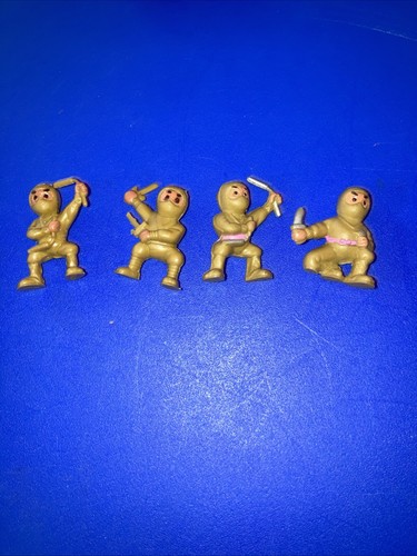 23 Vintage A&A Ninja Karate Gummi Mini Figuren Kung Fu Figuren - Bild 7 von 13