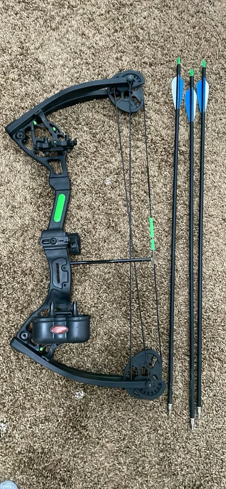 Youth Compound Archery Bow Set - Image 2 of 2