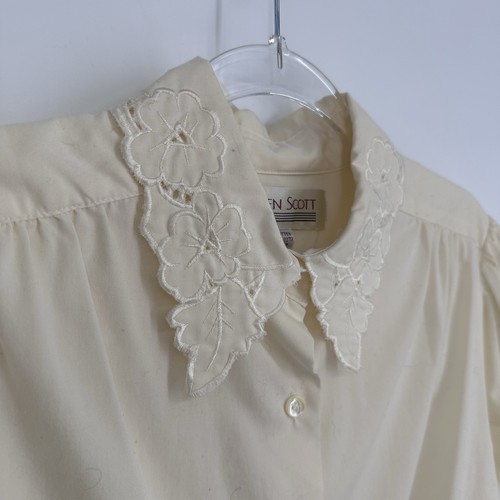 Vintage Karen Scott Button Up Top Women’s Size 10 Cream Embroidered Lace Detail - Picture 3 of 11