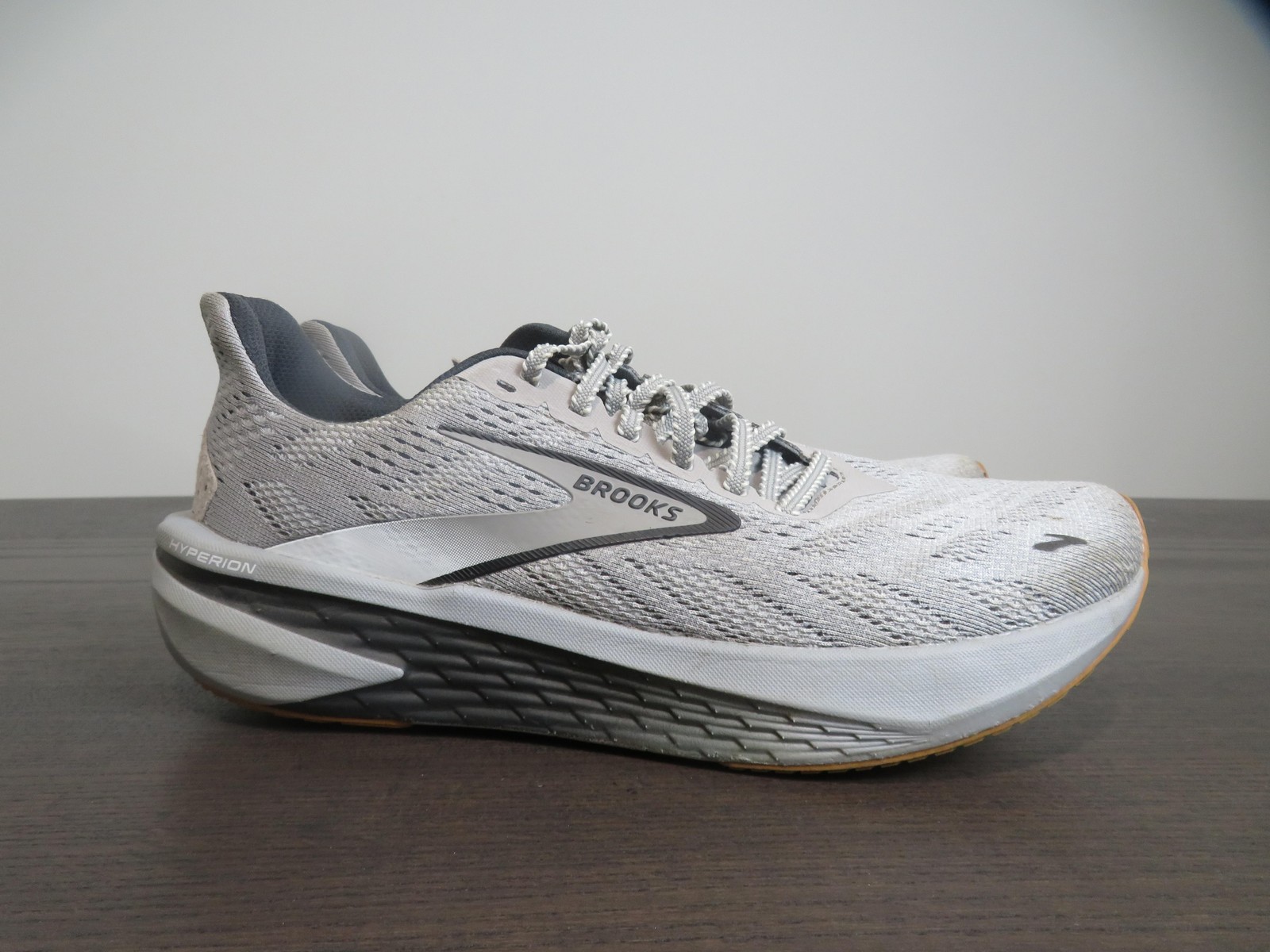 Brooks Hyperion 2 Shoes Mens Size 8 Gray Road Running Sneakers 1104321D047