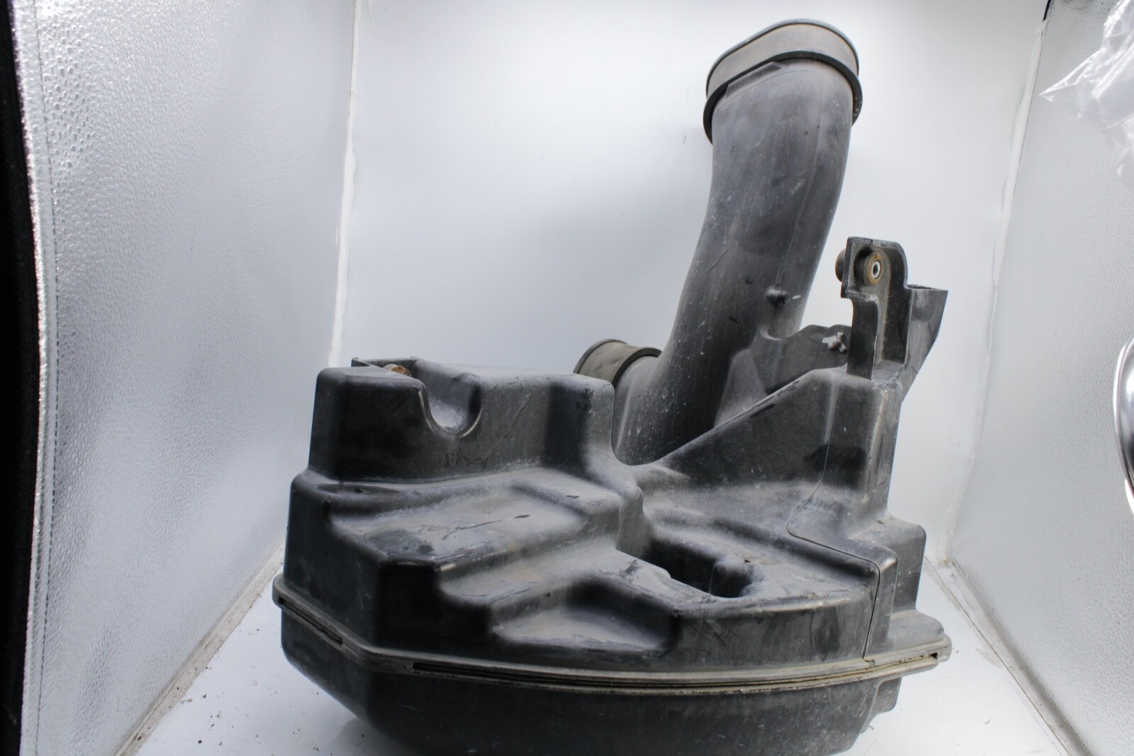 2008 2012 Honda Accord v6 17230R70A00 RES39 r70 Chamber resonator