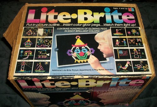 VINTAGE LITE-BRITE 1986 HASBRO WITH BOX, 1 LBS 10 OZ PEGS, + UNUSED SHAMU - Picture 8 of 12