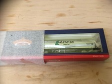 Lot..960K...OO GAUGE BACHMANN 38-200 JPA BOGIE CEMENT WAGON...LAFARGE.......#30#