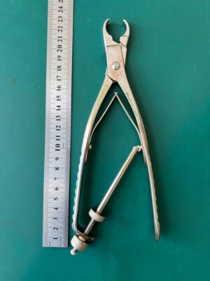 Medicon 35.45.23 BONE HOLDING FORCEPS straight; thread fixation 23.0cm (9.2'')