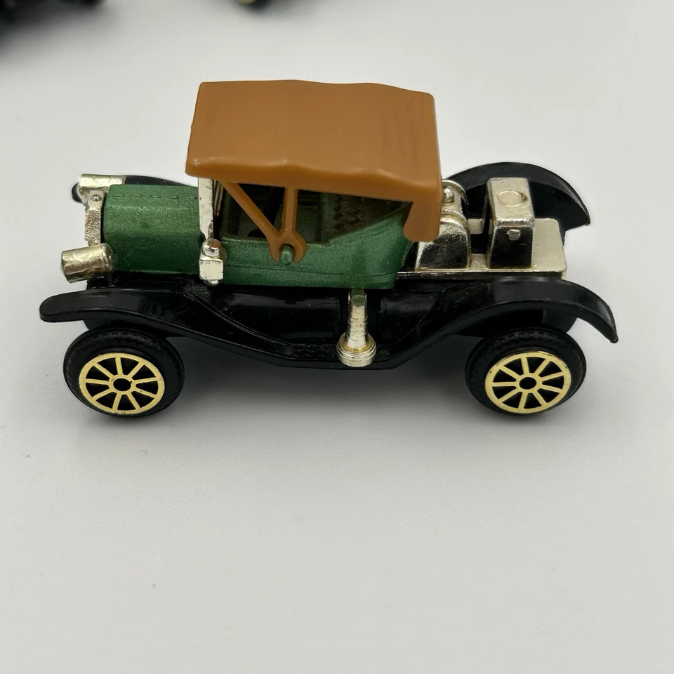 Readers Digest Plastic Diecast Cars 301, 212, 305, 304 VTG 1980s Smoke Free Home - Image 4 of 4