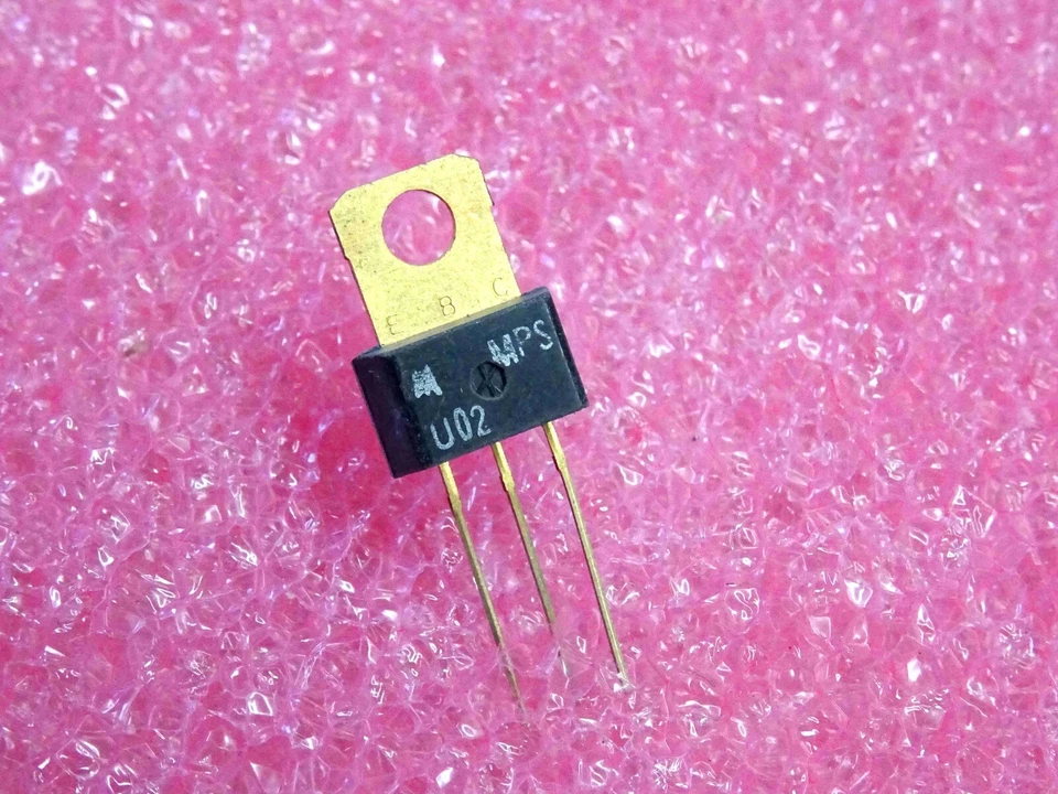 MOTOROLA NPN Si transistor MPS-U02 (complement to PNP MPS-U52)Vce 40V,Ic .8A,hFE 30 (4I1)