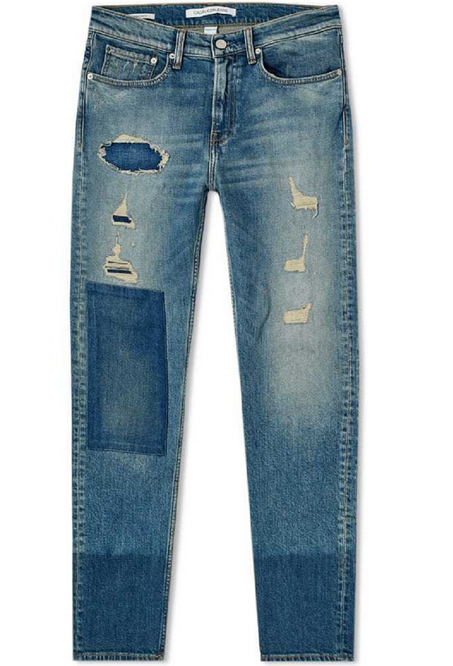 148 долларов США Джинсы Calvin Klein CKJ 026 с заплатками в стиле модерн синие29x30 13990₽