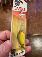 Pre-Pradco Bandit 300 - Lg. Red Pack w/ Triple Grip - Tenn Shad Color 302