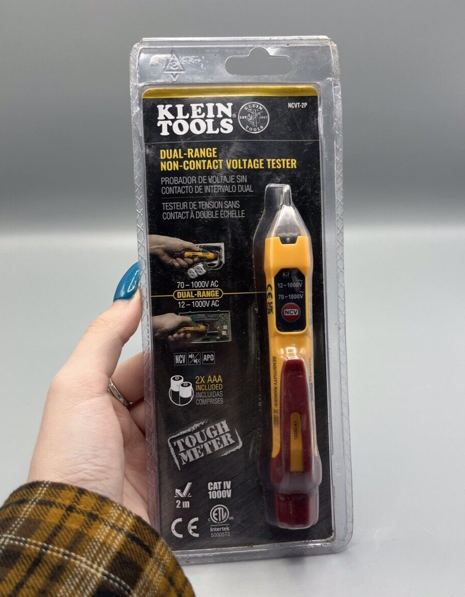 Klein Tools 12V to 1000V AV Dual Range Non-Contact Voltage Tester (NCVT-2P) *NEW