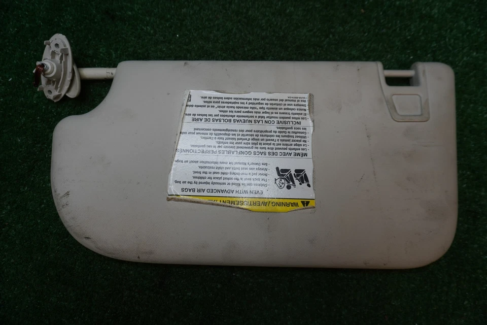 2016 FORD FOCUS PASSENGER SIDE Sun Visor OEM 1 Piece Foto 2 de 3