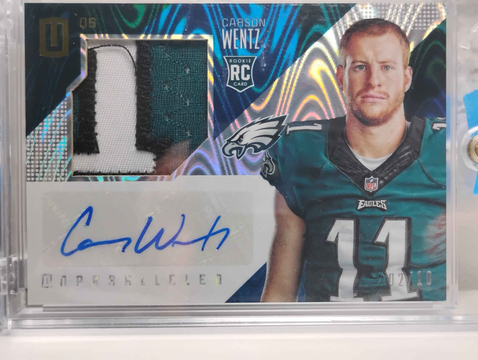 Carson Wentz Panini Unparalleled #202 Autograph Jersey